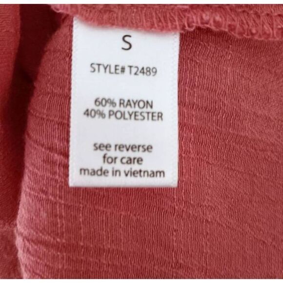 ACTIVE U.S.A. SALMON COLD SHOULDER TOP SZ.S EUC - Picture 4 of 5